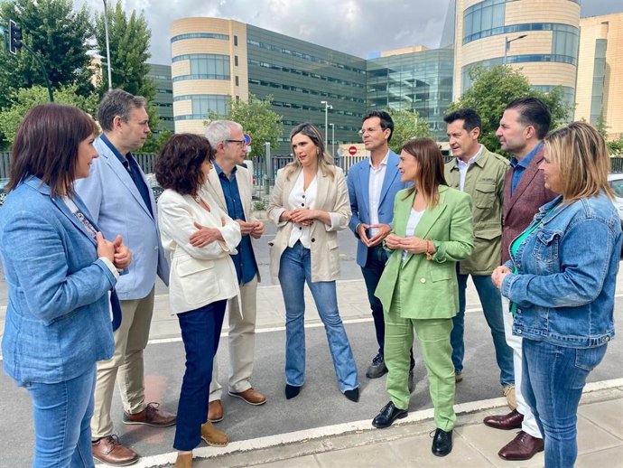 La vicesecretaria general del PSOE-A, María Márquez, ante el Parque Teconológico de la Salud de Granada.