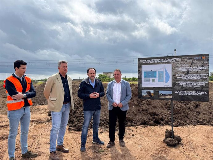 El Consell reutiliza toneladas de tierra de la dana para construir el nuevo complejo deportivo en La Llosa