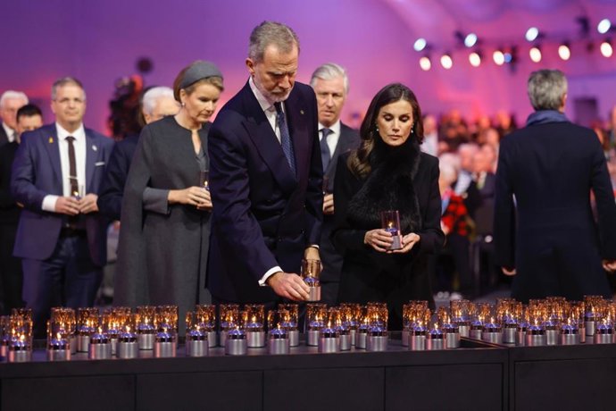 Archivo - Arquivo - O Rei e a Rainha prestam homenagem às vítimas do Holocausto com sobreviventes e vários dignitários em Auschwitz