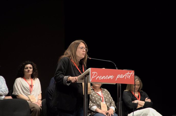 La secretaria general saliente del PSOE Menorca, Susana Mora, interviene en el 15 Congreso de los socialistas menorquines
