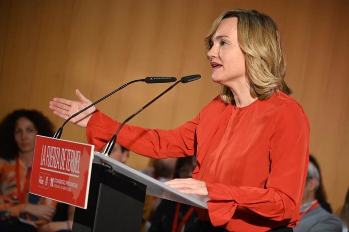 La secretaria general del PSOE Aragón, Pilar Alegría, durante su intervención en el undécimo congreso provincial del PSOE Teruel que se celebra este sábado en Utrillas.
