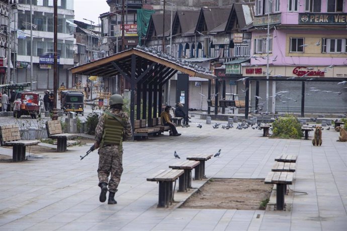 Imagen de archivo de un militar indio en Srinagar 
