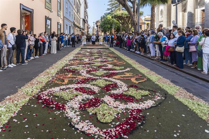Archivo - La Laguna inicia este miércoles el plazo de inscripción para participar en el Corpus Christi 2025