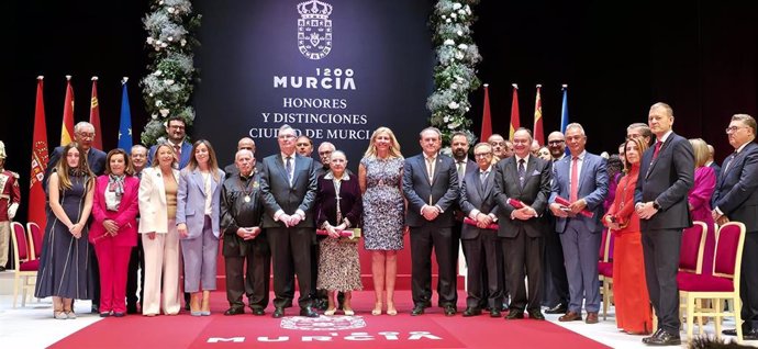 Acto Institucional de Entrega de Honores y Distinciones de la Ciudad, coincidiendo con el 759 aniversario de la Constitución del Concejo murciano