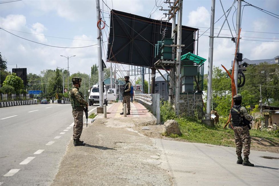 Militares indios en Cachemira 