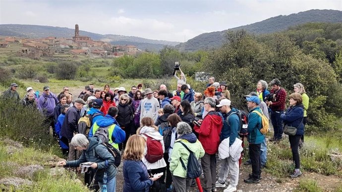Participantes en el Geolodía celebrado este sábado en Santa Cruz de Nogueras (Teruel)