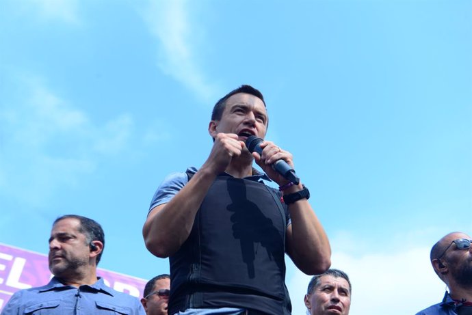 Archivo - October 9, 2023, Guayaquil, Ecuador: (INT) Daniel Noboa's Press Conference at Cristo Del Consolation Sector. October 09, 2023, Guayaquil, Ecuador: The Ecuador Presidential candidate gave a speech in the Cristo del Consolation sector during his c