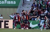 El Levante triunfa en Elche y agita el ascenso directo