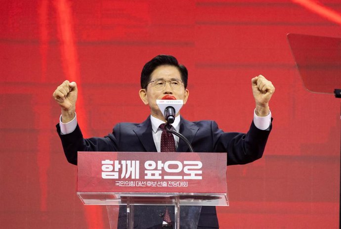 Ex ministro de Trabajo y candidato del PPP a las elecciones presidenciales de Corea del Sur, Kim Moon Soo.