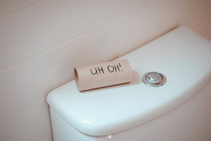 Adiós al papel higiénico: la nueva alternativa para el baño que gana terreno en Occidente y es más eficaz