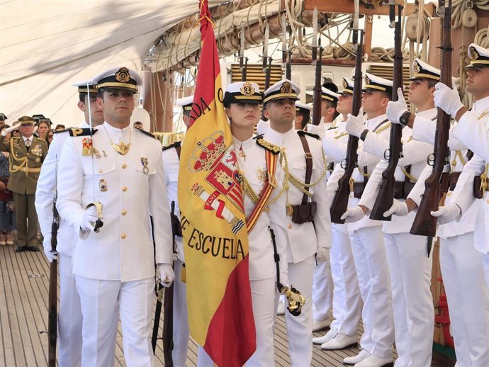 La Princesa de Asturias abandera la jura de Bandera a bordo del buque  'Juan Sebastián Elcano', a 10 de mayo de 2025, en Cartagena de Indias (Colombia).