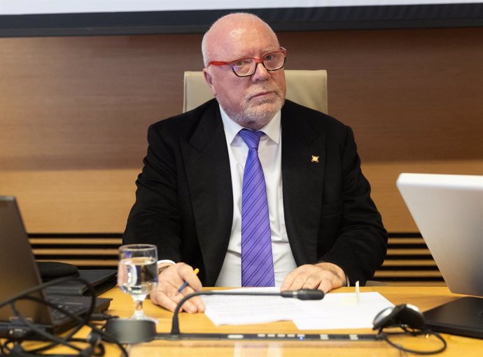 Archivo - El comisario jubilado del Cuerpo Nacional de Policía, José Manuel Villarejo, comparece en la Comisión de Investigación sobre el derecho a saber la verdad y las implicaciones derivadas de los atentados de Barcelona y Cambrils del 17 de agosto de 