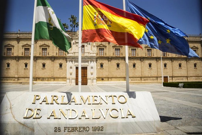 Imagen de la fachada del Parlamento de Andalucía.