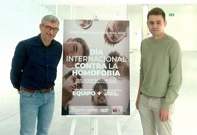 El concejal de Igualdad, Francisco García, y uno de los directores del corte, Miguel Carrillo.