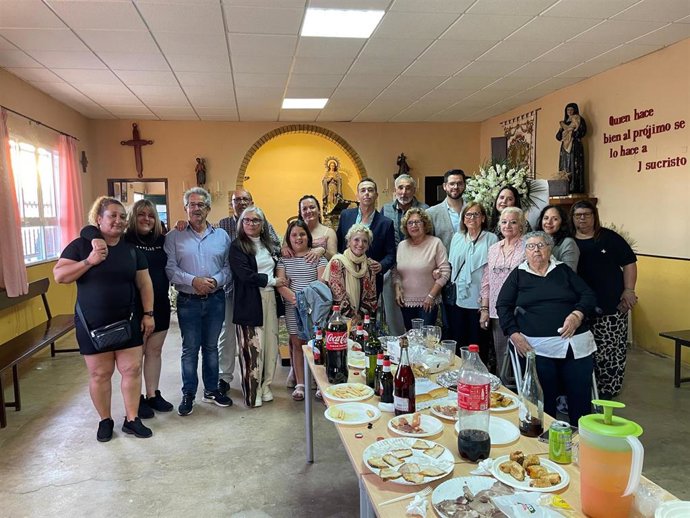Los vecinos de la Sierra de San Cristóbal de El Puerto recuperan la celebración de la Cruz de Mayo.