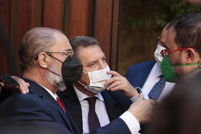 Archivo - El entonces presidente de Aragón, Javier Lambán; el presidente de Castilla-La Mancha, Emiliano García-Page, y el presidente del Principado de Asturias, Adrián Barbón, en 2021.