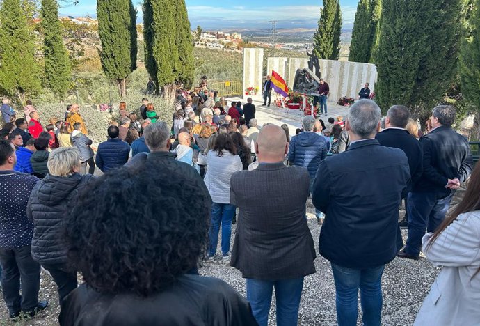 Archivo - Homenaje a los represaliados por la dictadura franquista en la fosa 702 del Cementerio de San Eufrasio/Archivo