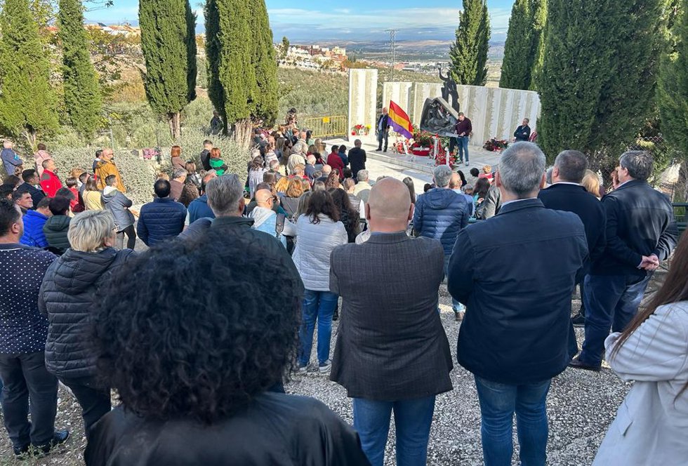 Archivo - Homenaje a los represaliados por la dictadura franquista en la fosa 702 del Cementerio de San Eufrasio/Archivo