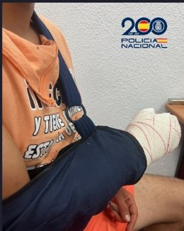 Detenido un multirreincidente en Melilla tras intentar robar a un viandante con una navaja y fracturarle nariz y mano.