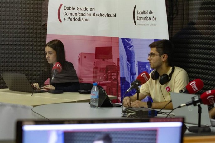 Celebración de Un día de Radio UCLM.