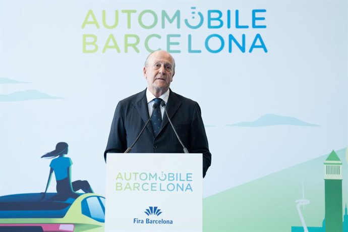 O diretor da Automobile Barcelona, Enrique Lacalle Pou, fala durante a inauguração da Automobile 2025, na Fira de Barcelona Montjuïc, em 9 de maio de 2025, em Barcelona, Catalunha (Espanha). Automobile Barcelona, o Salão Internacional do Automóvel