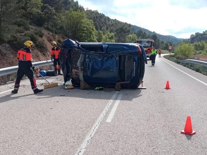 El vehículo accidentado en la CM-2019.
