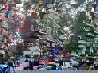 Nueve personas atendidas por quemaduras e inhalación de humo en un incendio en una vivienda de València