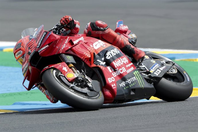 Marc Marquez da Espanha e Ducati Lenovo Team durante a Sprint Race no segundo dia do 2025 MotoGP Michelin Grand Prix de France em 10 de maio de 2025 no Circuit Bugatti em Le Mans, França - Foto Jean Catuffe / DPPI