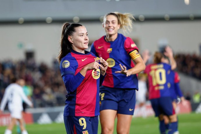 Archivo - Claudia Pina Medina, do FC Barcelona, comemora um gol durante a partida de futebol da Liga Espanhola Feminina, Liga F, disputada entre Real Madrid e FC Barcelona no estádio Alfredo Di Stefano, em 16 de novembro de 2024, em Valdebebas, Madri, Esp