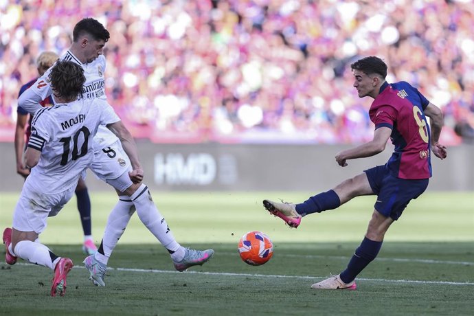 Pablo Martin Gavira Gavi of FC Barcelona in action during the Spanish league, La Liga EA Sports, football match played between FC Barcelona and Real Madrid at Estadi Olimpic Lluis Companys on May 11, 2025 in Barcelona, Spain.