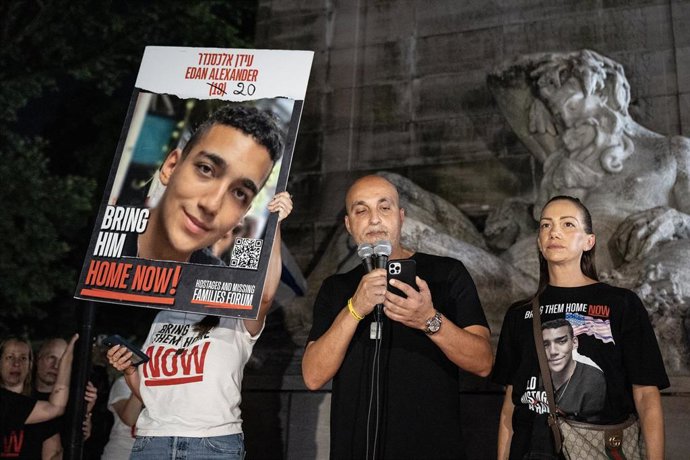 Archivo - Una concentracion por el militar israelí-estadounidense Edan Alexander 