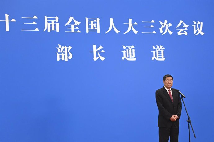Archivo - BEIJING, May 22, 2020  He Lifeng, head of the National Development and Reform Commission, is interviewed via video link after the opening meeting of the third session of the 13th National People's Congress (NPC) in Beijing, capital of China, May