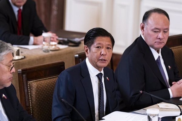 Filipinas.-El presidente de Filipinas vota en unos comicios que sirven de referéndum sobre su gestión al frente del país Filipinas.-El presidente de Filipinas vota en unos comicios que sirven de referéndum sobre su gestión al frente del país