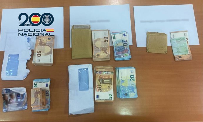 Ocho detenidos acusados de pactar parejas de hecho ficticias en l'Alfàs del Pi y Alicante