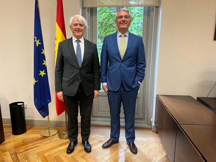 El presidente del Consejo General de la Abogacía, Salvador González, y el presidente de la Agencia Española de Protección de Datos, Lorenzo Cotino.