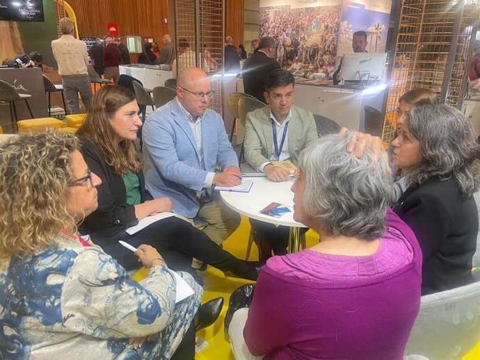 Personal del Patronato Provincial de Turismo de la Diputación de Cádiz en Expovacaciones Bilbao