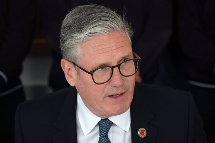 08 May 2025, United Kingdom, West Midlands: UK Prime Minister Sir Keir Starmer speaks on the phone to US President Donald Trump during a visit to the West Midlands. Photo: Alberto Pezzali/PA Wire/dpa