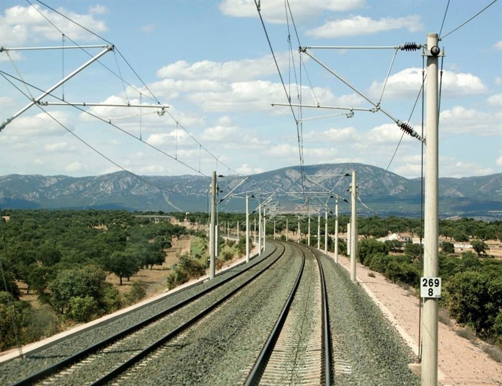 Huelva.- El Gobierno "continúa" trabajando para dar "una solución" al Ave entre Huelva y Sevilla