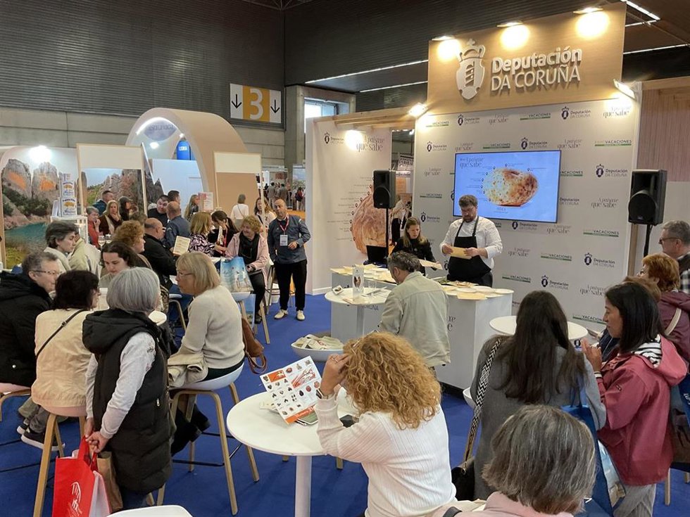 Stand de la Diputación de A Coruña durante la celebración de la Feria Expovacaciones Bilbao 2025 los días 9, 10 y 11 de mayo