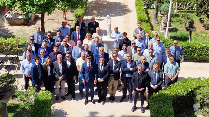 Fotografía sobre el encuentro organizado por UCAM University Fund con algunos de los miembros del UCAM Business Club