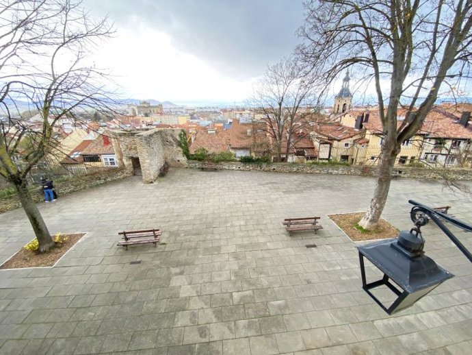 Zona en la que s einstalará un nuevo mirador en uno de los torreones de la muralla