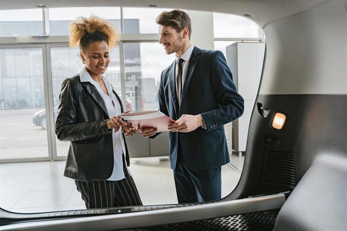 Aspectos legales que debes considerar antes de vender tu coche En España