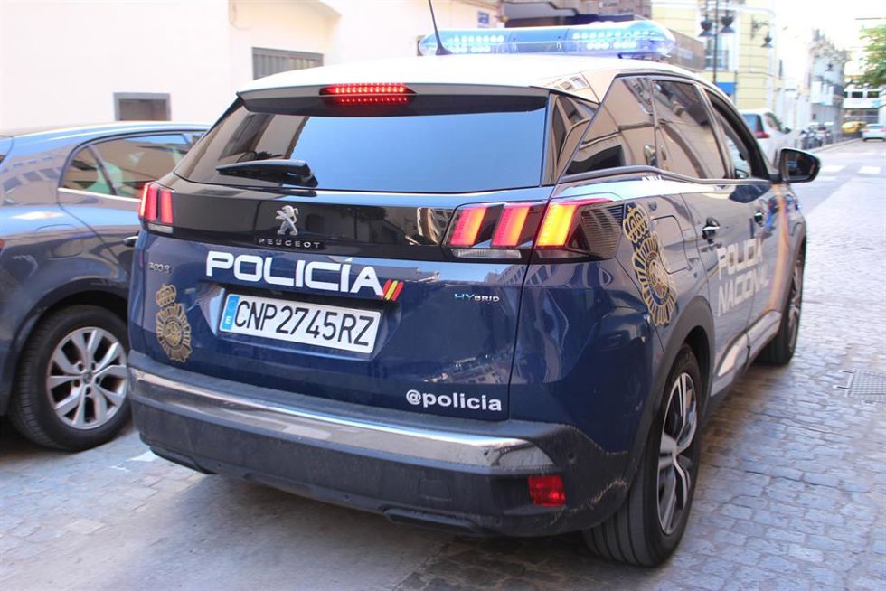 Archivo - Vehículo de Policía Nacional