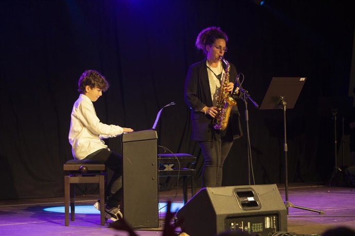 Archivo - Actuación de la Escuela de Música de Camargo