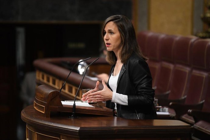 La portavoz de Podemos en el Congreso, Ione Belarra, interviene durante una sesión plenaria, en el Congreso de los Diputados, a 7 de mayo de 2025, en Madrid (España). 