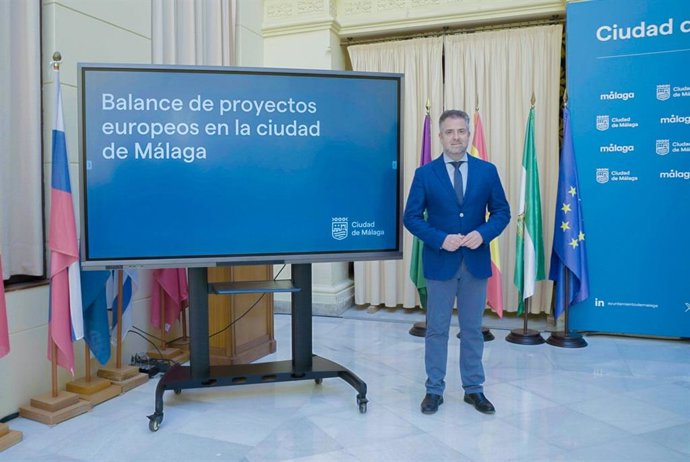 L concejal delegado de Economía, Hacienda y Fondos de la UE, Carlos Conde, presenta el balance de proyectos europeos en la ciudad de Málaga