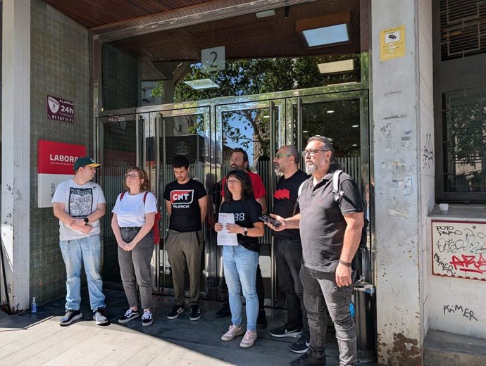 Intersindical Valenciana, CNT, CGT i COS presenten davant de l'administració el preavís de vaga general per al pròxim 29 de maig