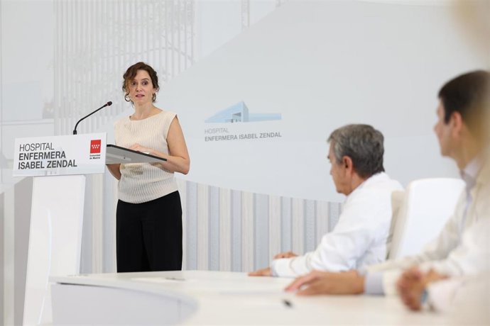 Archivo - La presidenta de la Comunidad de Madrid, Isabel Díaz Ayuso, interviene durante la presentación de los nuevos proyectos sanitarios que albergará el Hospital público Enfermera Isabel Zendal