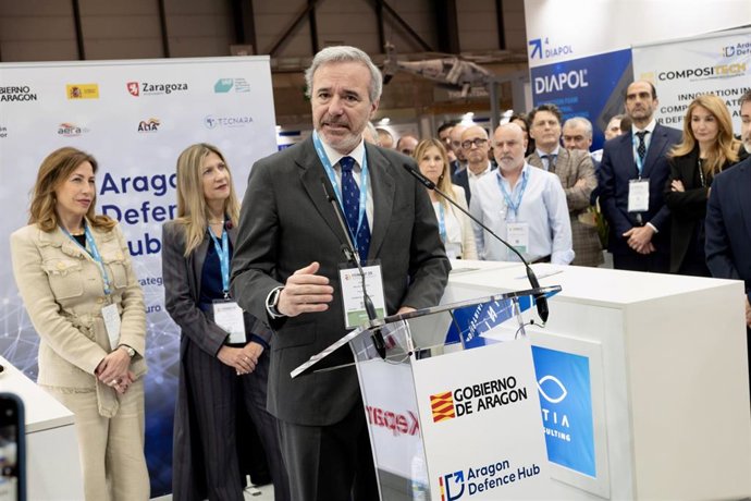 El presidente del Gobierno de Aragón, Jorge Azcón, en la Feria Internacional de Defensa y Seguridad, que se celebra en Madrid.