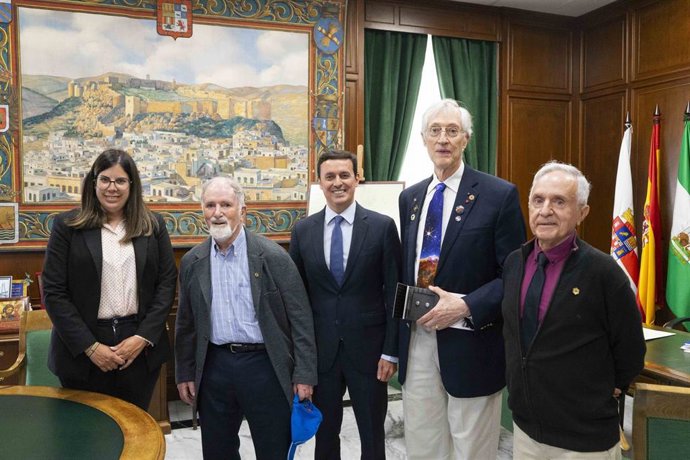 Comienzan las XIII Jornadas Astronómicas de la Dipuutación de Almería con la ponencia del Nobel de Física John Mather.